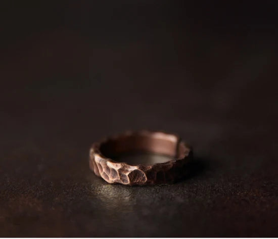 Anel de Cobre Martelado Ajustável Unissex