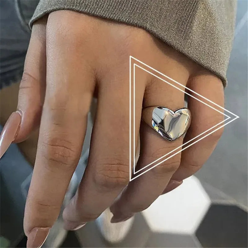 Conjunto de Anéis Geométricos Dourados para Mulheres