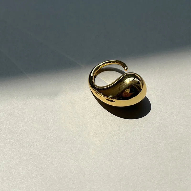 Conjunto de Anéis Geométricos Dourados para Mulheres