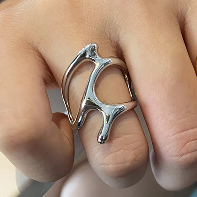Conjunto de Anéis Geométricos Dourados para Mulheres