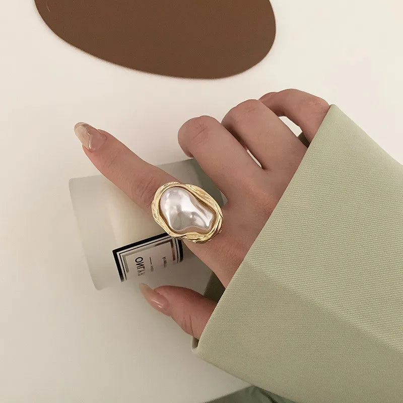 Conjunto de Anéis Geométricos Dourados para Mulheres
