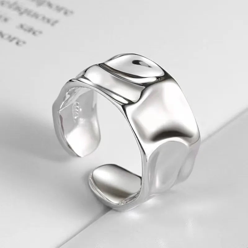 Conjunto de Anéis Geométricos Dourados para Mulheres