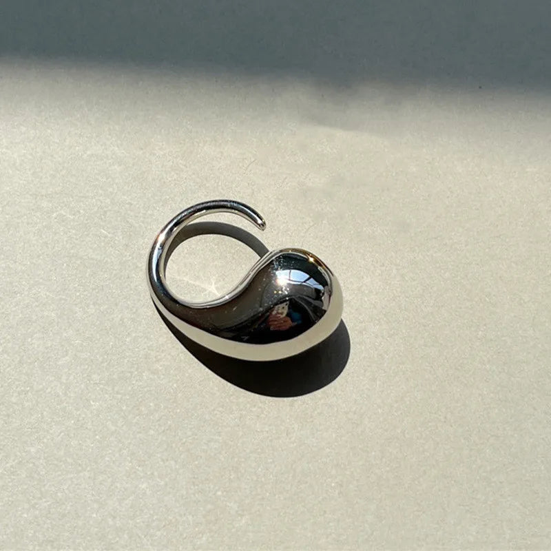 Conjunto de Anéis Geométricos Dourados para Mulheres
